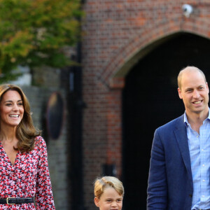 Le prince William, duc de Cambridge, et Catherine (Kate) Middleton, duchesse de Cambridge, accompagnent le prince George et la princesse Charlotte pour leur rentrée scolaire à l’école Thomas’s Battersea à Londres, Royaume Uni, le 5 septembre 2019.  Princess Charlotte, with by her father, the Duke of Cambridge, and mother, the Duchess of Cambridge and Prince George, arriving for her first day of school at Thomas's Battersea in London, UK, on September 5, 2019. 