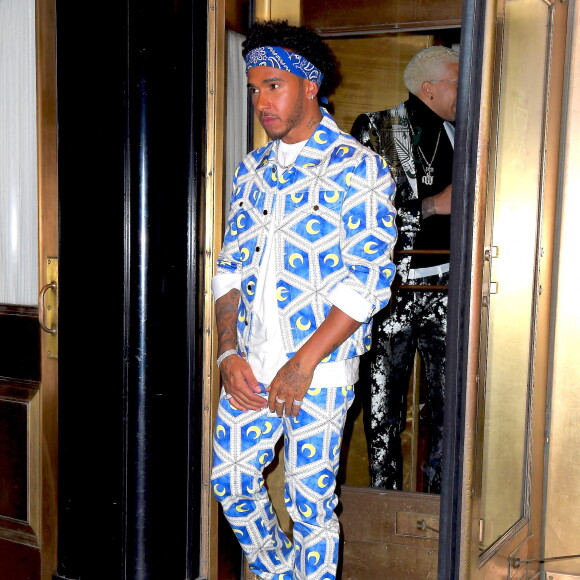 Lewis Hamilton quitte son hôtel après le Met Gala 2019. New York, le 7 mai 2019.