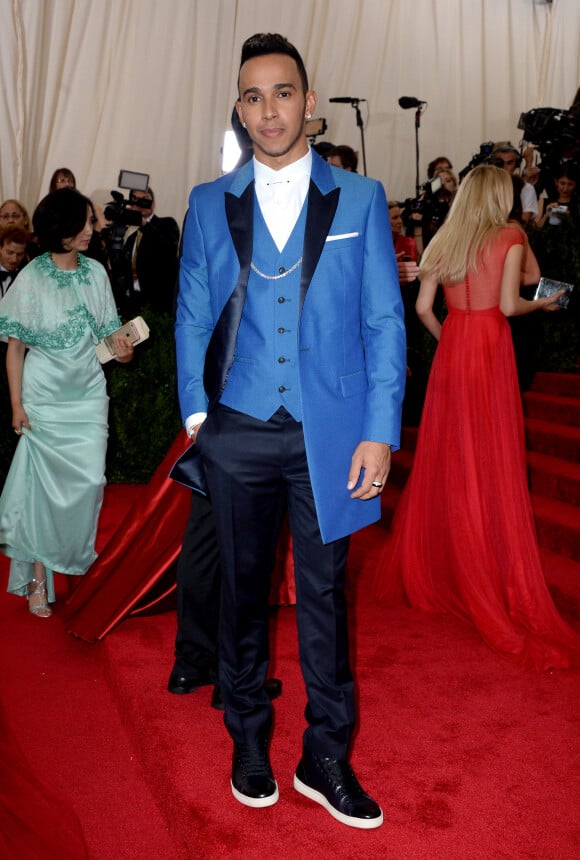 Lewis Hamilton assiste au Met Gala 2015 au Metropolitan Museum of Art. New York, le 4 mai 2015.
