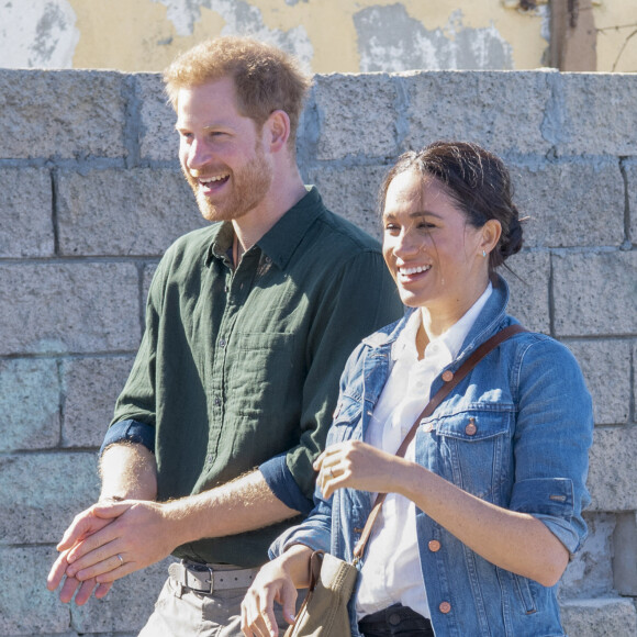 Le prince Harry, duc de Sussex, et Meghan Markle, duchesse de Sussex rencontrent les membres de "Waves for Change" au Cap lors de leur voyage en Afrique du Sud.