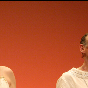 Patrick Dupond et Leïla Da Rocha sur scène à l'Espace Pierre Cardin, en 2008.