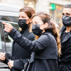 Fauve Hautot, Christophe Licata - Arrivées aux Obsèques du danseur étoile Patrick Dupond en l'église Saint-Roch à Paris, France, le 11 mars 2021.