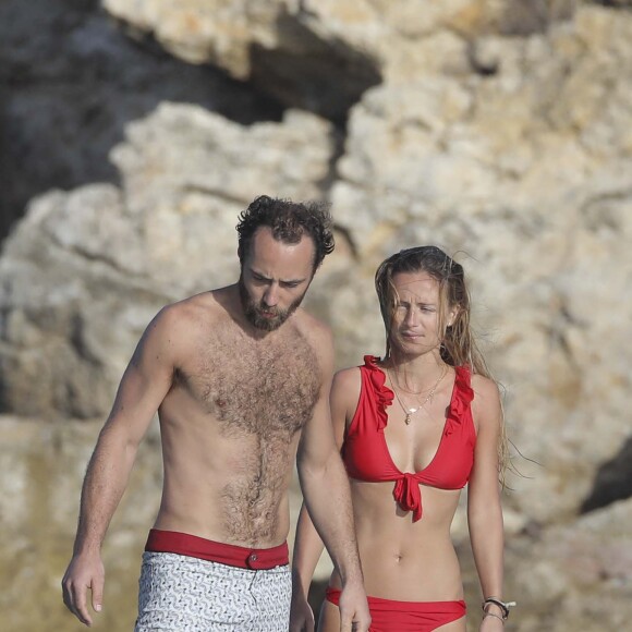 James Middleton et sa compagne Alizee Thevenet profitent de la plage de l'hôtel Eden Rock à Saint-Barthélemy, Antilles française, France, le 2 janvier 2019.