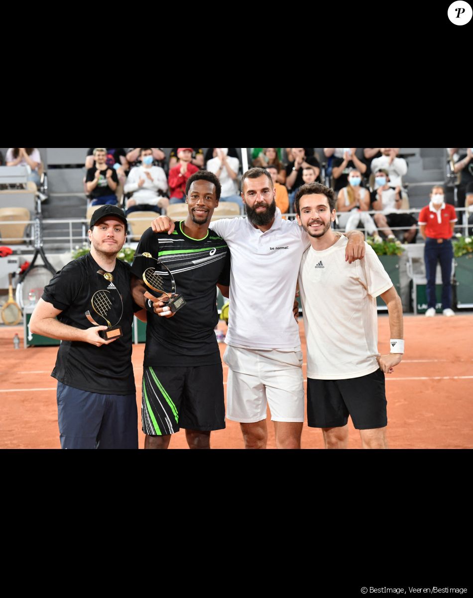 Exclusif - Zerator ( Adrien Nougaret), Gaël Monfils, Benoît Paire et Domingo ( Pierre Alexis Bizot ) - Benoît Paire, Gaël Monfils, Domingo (Pierre Alexis Bizot) et Zerator (Adrien Nougaret) deux streamers se rencontrent lors d'un match de tennis à Roland Garros, Paris le 18 septembre 2021. © Veeren/Bestimage