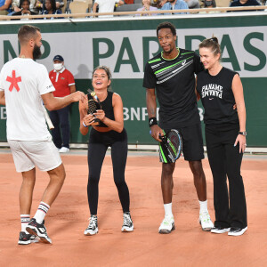 Exclusif - Benoît Paire et sa compagne Julie Bertin, Gaël Monfils et sa femme Elina Svitolina - Benoît Paire, Gaël Monfils, Domingo (Pierre Alexis Bizot) et Zerator (Adrien Nougaret) deux streamers se rencontrent lors d'un match de tennis à Roland Garros, Paris le 18 septembre 2021. © Veeren/Bestimage