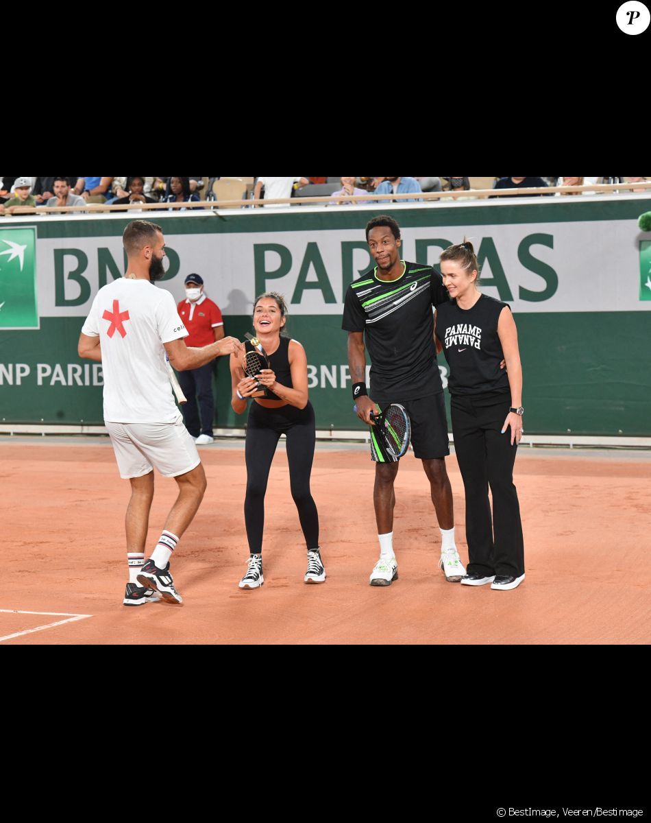 Exclusif - Benoît Paire et sa compagne Julie Bertin, Gaël Monfils et sa femme Elina Svitolina - Benoît Paire, Gaël Monfils, Domingo (Pierre Alexis Bizot) et Zerator (Adrien Nougaret) deux streamers se rencontrent lors d'un match de tennis à Roland Garros, Paris le 18 septembre 2021. © Veeren/Bestimage