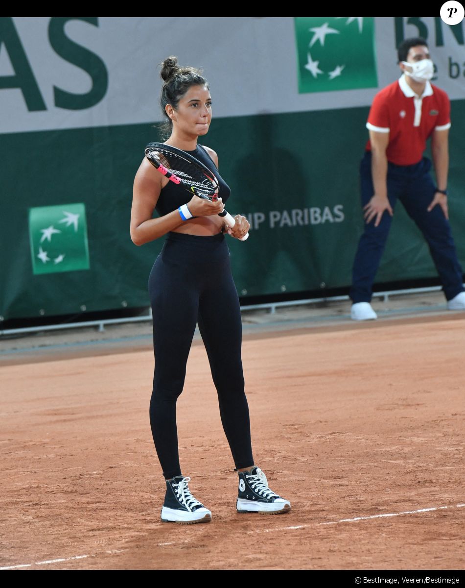 Exclusif - Julie Bertin ( compagne de Benoît Paire) - Benoît Paire, Gaël Monfils, Domingo (Pierre Alexis Bizot) et Zerator (Adrien Nougaret) deux streamers se rencontrent lors d'un match de tennis à Roland Garros, Paris le 18 septembre 2021. © Veeren/Bestimage