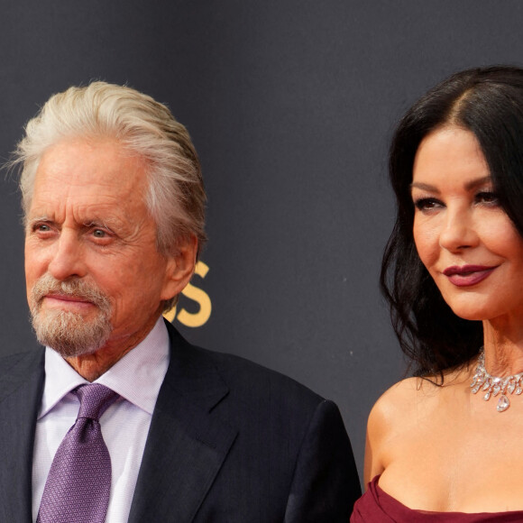 Michael Douglas et son épouse Catherine Zeta-Jones assistent aux 73e Emmy Awards à L.A. Live. Los Angeles, le 19 septembre 2021.