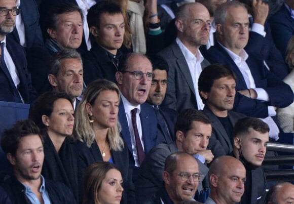 Nicolas Sarkozy, le Premier Ministre Jean Castex, Nasser Al-Khelaifi et Leonardo assistent au match de football opposant le PSG à l'Olympique Lyonnais au Parc des Princes. Paris, le 19 septembre 2021.
