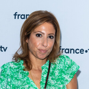 Léa Salamé lors du photocall dans le cadre de la conférence de presse de France Télévisions au Pavillon Gabriel à Paris, France, le 24 août 2021. © Pierre Perusseau/Bestimage