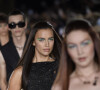 Irina Shayk - Défilé Versace collection Printemps-Eté 2022 lors de la fashion week de Milan, le 24 septembre 2021. 
