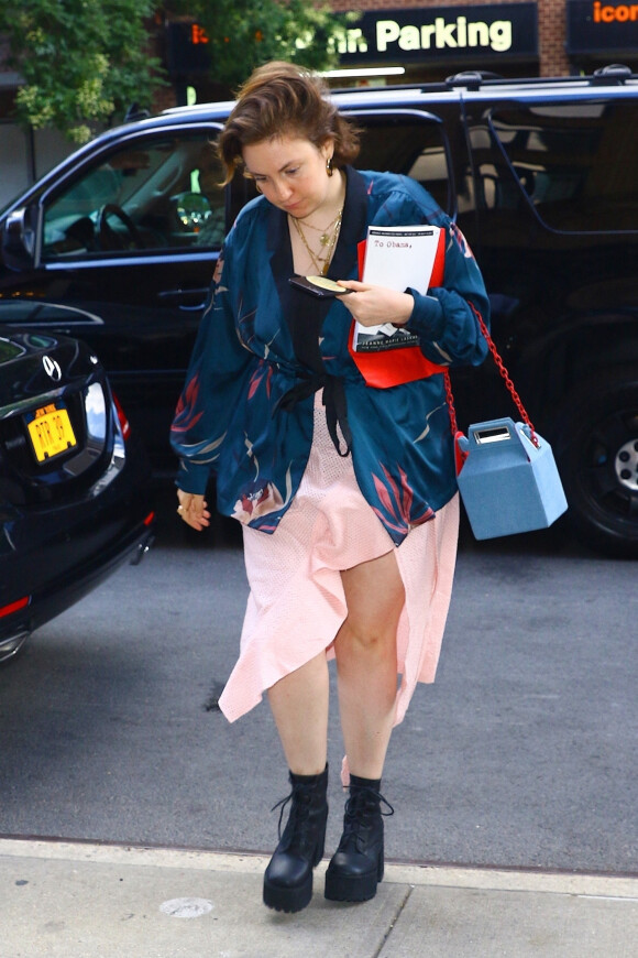 Lena Dunham arrive à l'hôtel Greenwich après avoir déjeuner avec un ami à New York, le 1er août 2018.