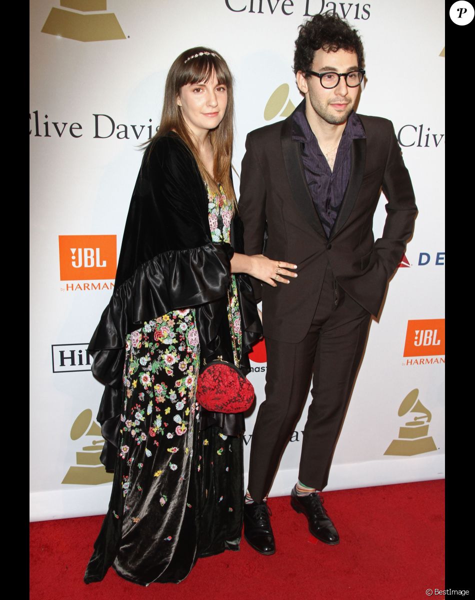 Lena Dunham et Jack Antonoff au gala Pre-Grammy à l'hôtel The Beverly Hilton à Beverly Hills, le 11 février 2017.