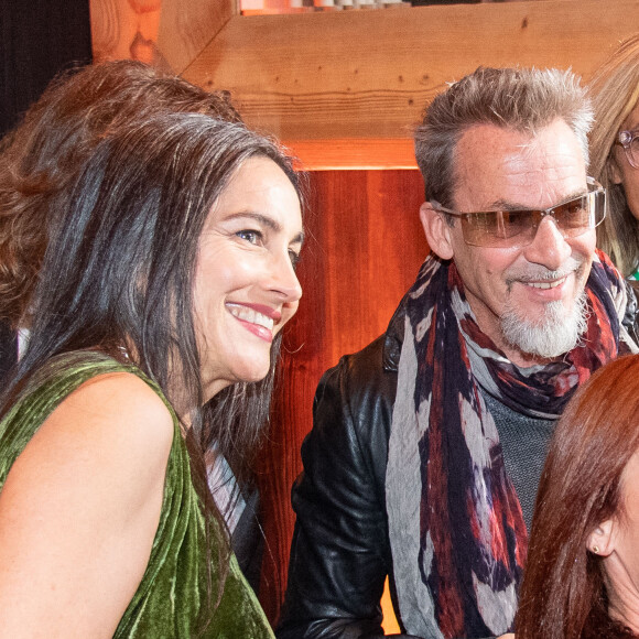 Florent Pagny et sa femme Azucena Caamaño - Pour célébrer l'anniversaire de sa Maison, Nathalie Blanc réunissait, ce vendredi, les amis de la marque pour assister à un événement exclusif au Café de l'Homme, face à la Tour Eiffel. © Bellak - Perusseau / Bestimage