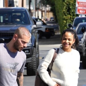 M/ Pokora et sa compagne Christina Milian se baladent avec leur fils Isaiah dans le quartier de West Hollywood à Los Angeles. 