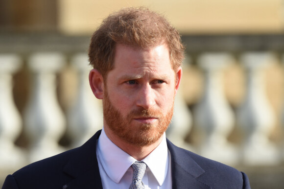 Le prince Harry à Buckhingam à Londres. Sa perte de cheveux s'est gravement accentuée.