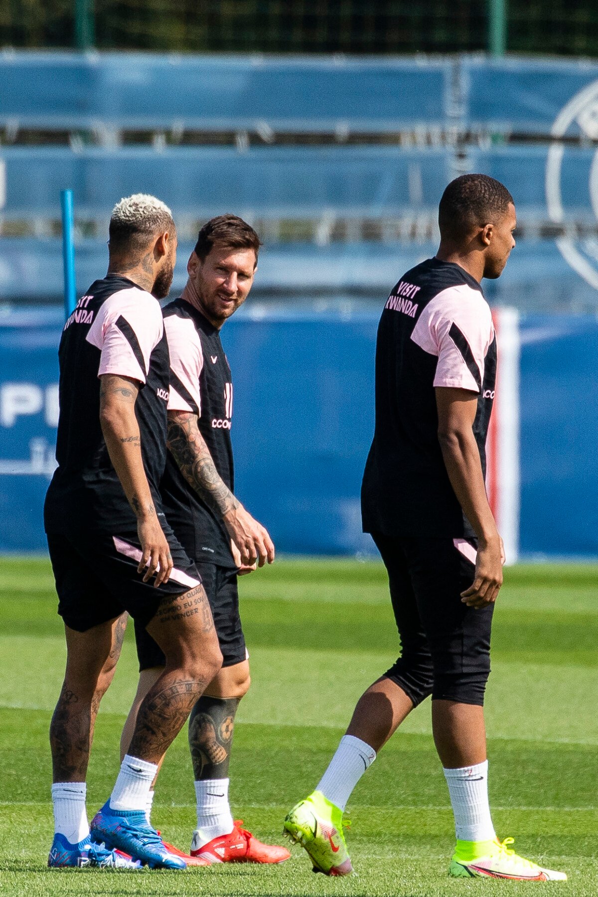 Photo : Lionel Leo Messi , Neymar et Kylian Mbappe - Lionel Leo Messi lors  de son premier entraînement avec ses coéquipiers du Paris Saint-Germain  (PSG) au Camp des Loges à Saint-Germain-en-Laye,