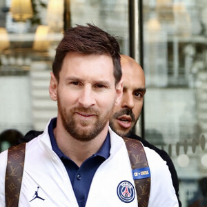 Lionel Leo Messi quitte l'hôtel Royal Monceau quelques heures avant le match de la ligue de champion PSG-Manchester City à Paris le 28 septembre 2021. © Tiziano Da Silva - Pierre Perusseau / Bestimage