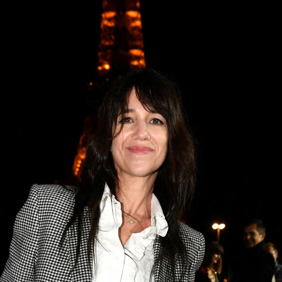 Charlotte Gainsbourg arrive au défilé Saint Laurent collection Printemps-Eté 2022 lors de la fashion week à Paris, le 28 septembre 2021. © Veeren Ramsamy-Christophe Clovis/Bestimage 