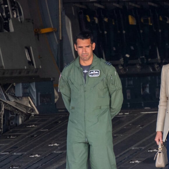 Catherine (Kate) Middleton, duchesse de Cambridge rend visite à la Royal Air Force de Brize Norton dans l'Oxfordshire pour rencontrer les personnes impliquées dans l'évacuation de l'Afghanistan. le 15 septembre 2021.