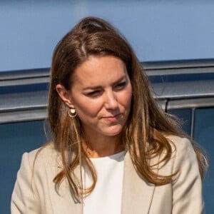 Catherine (Kate) Middleton, duchesse de Cambridge rend visite à la Royal Air Force de Brize Norton dans l'Oxfordshire pour rencontrer les personnes impliquées dans l'évacuation de l'Afghanistan. le 15 septembre 2021.