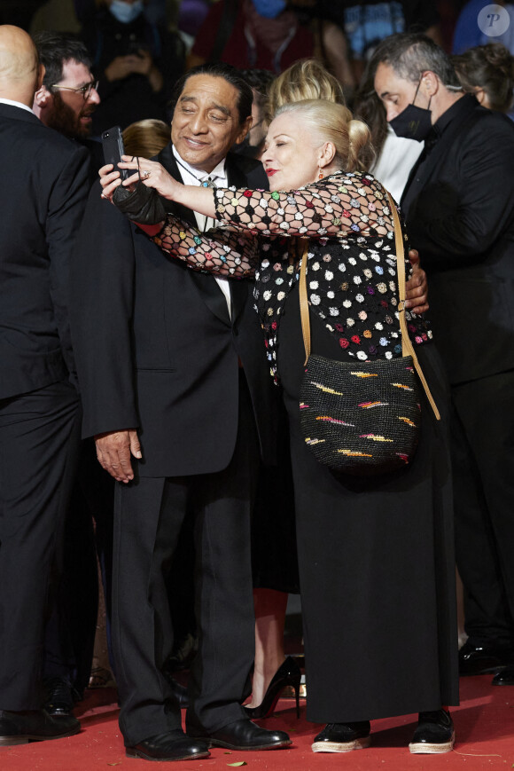 Josiane Balasko et son mari George Aguilar - Montée des marches du film " Tralala " lors du 74ème Festival International du Film de Cannes. Le 13 juillet 2021 © Borde-Jacovides-Moreau / Bestimage