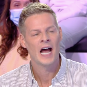 Matthieu Delormeau révèle avoir subi une opération de la paupière à cause d'un problème à l'oeil, sur le plateau de "Touche pas à mon poste" sur C8 le 30 septembre 2021.