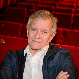 Francis Huster pose pour la pièce " POURVU QU'IL SOIT HEUREUX. " de Laurent Ruquier © Patrick Carpentier / Bestimage