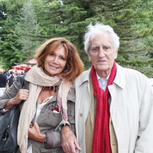 Clementine Celarie et son papa Andre Celarie en dedicace lors de la 'Foret des livres' a Chanceaux-Pres-Loches, pres de Tours en France.