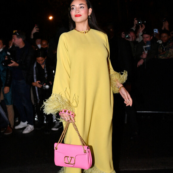 Camélia Jordana au défilé de mode Valentino lors de la la Fashion Week printemps/été 2022 au Carreau du Temple à Paris, France, le 1er octobre 2021. © Veeren Ramsamy-Christophe Clovis/Bestimage