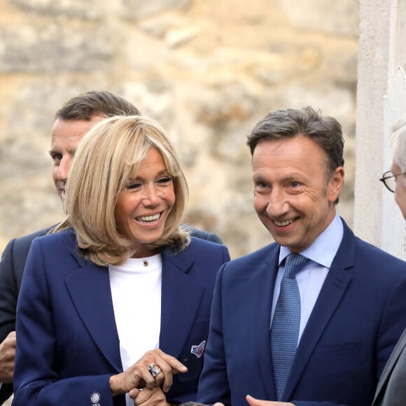 La Première Dame Brigitte Macron, Stéphane Bern - Le Président de la République Emmanuel Macron et sa femme la Première Dame Brigitte Macron étaient au château de By, à Thomery (Seine-et-Marne), l'un des 18 sites retenus pour la deuxième édition du Loto du patrimoine.