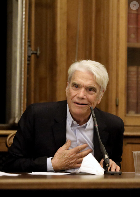 Exclusif - Bernard Tapie intervient lors de la promotion 2020 de la conférence des avocats du barreau de Paris, 11ème séance du premier tour, à la bibliothèque de l'ordre à Paris. Le 7 septembre 2020. © Dominique Jacovides / Bestimage