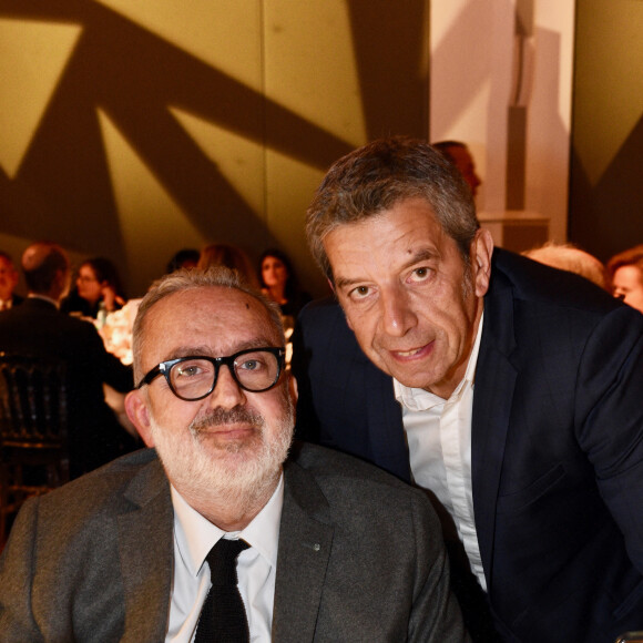 Dominique Farrugia et Michel Cymes - Gala annuel du "Casip-Cojasor" à l'Hôtel Salomon de Rothschild à Paris, le 12 novembre 2019. © Erez Lichtfeld/Bestimage 