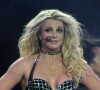 Britney Spears en concert avec le rappeur Pitbull à l'O2 Arena de Londres. 
