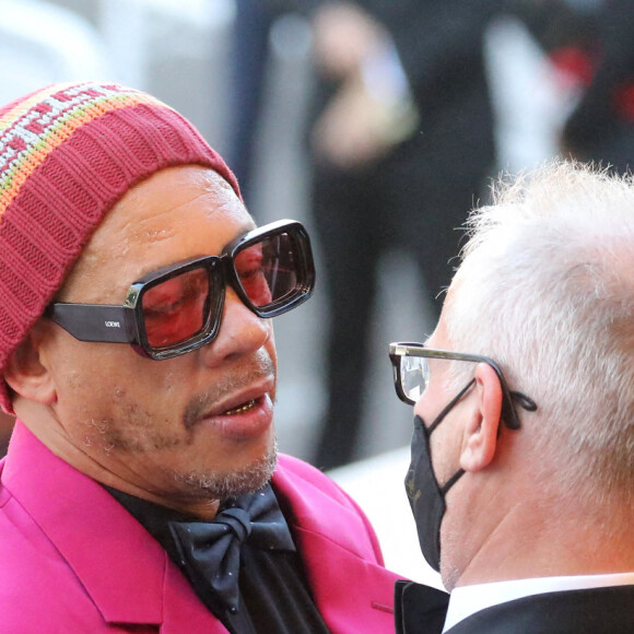 JoeyStarr, Thierry Frémaux - Montée des marches du film "De son vivant" lors du 74e Festival International du Film de Cannes. Le 10 juillet 2021. © Borde-Jacovides-Moreau / Bestimage