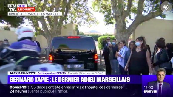 Sortie de la messe funéraire pour Bernard Tapie en la cathédrale de la Major à Marseille le 8 octobre 2021