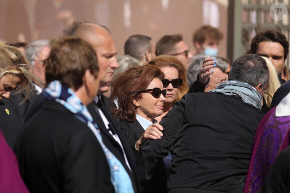 Dominique Tapie, Nathalie Tapie - Sorties des obsèques de Bernard Tapie en la Cathédrale La Major à Marseille le 8 octobre 2021. © Jacovides / Santini / Bestimage 