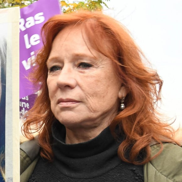 Anne Richard et Eva Darlan - Marche organisée par le collectif NousToutes de place de l'Opéra jusqu'à la place de la Nation à Paris. © Coadic Guirec / Bestimage