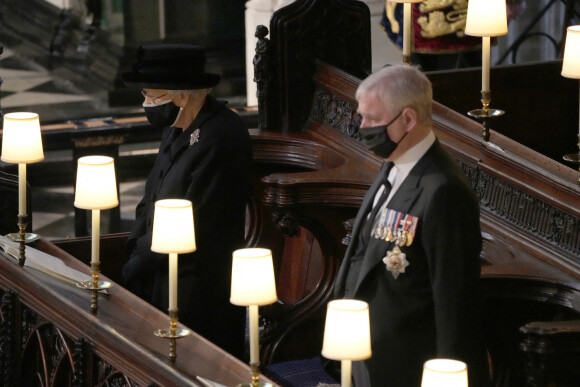 La reine Elisabeth II d'Angleterre et Le prince Andrew, duc d'York - Funérailles du prince Philip, duc d'Edimbourg à la chapelle Saint-Georges du château de Windsor, Royaume Uni, le 17 avril 2021.