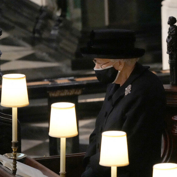 La reine Elisabeth II d'Angleterre et Le prince Andrew, duc d'York - Funérailles du prince Philip, duc d'Edimbourg à la chapelle Saint-Georges du château de Windsor, Royaume Uni, le 17 avril 2021.