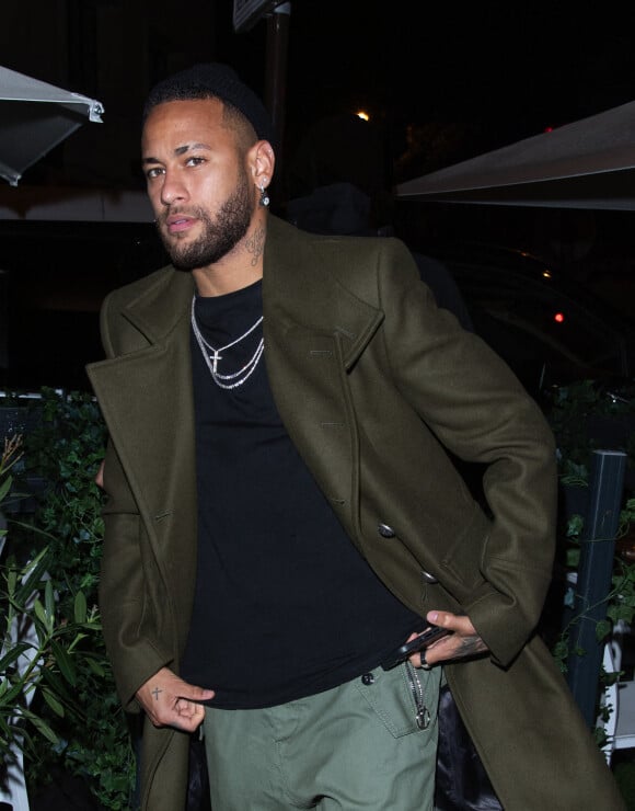 Exclusif - Neymar Jr. arrive à l'anniversaire de C.Bruna au restaurant Giusé Trattoria à Paris, France. © Tiziano Da Silva-Pierre Perusseau/Bestimage