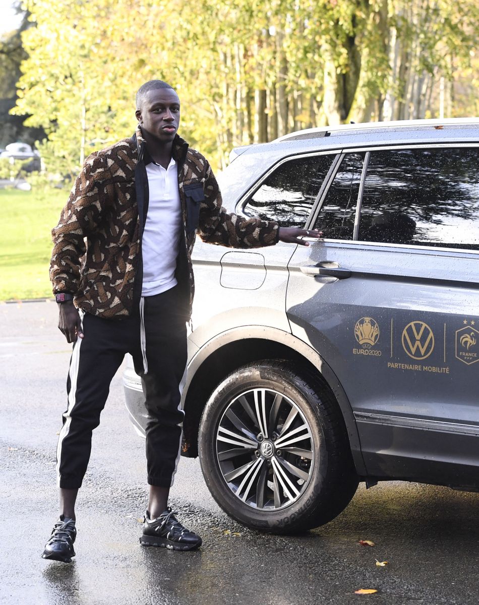 Benjamin Mendy - Les joueurs de l'équipe de France se rendent à l'entrainement à Clairefontaine le 11 novembre 2019. © Anthony Bibard/Panoramic/Bestimage