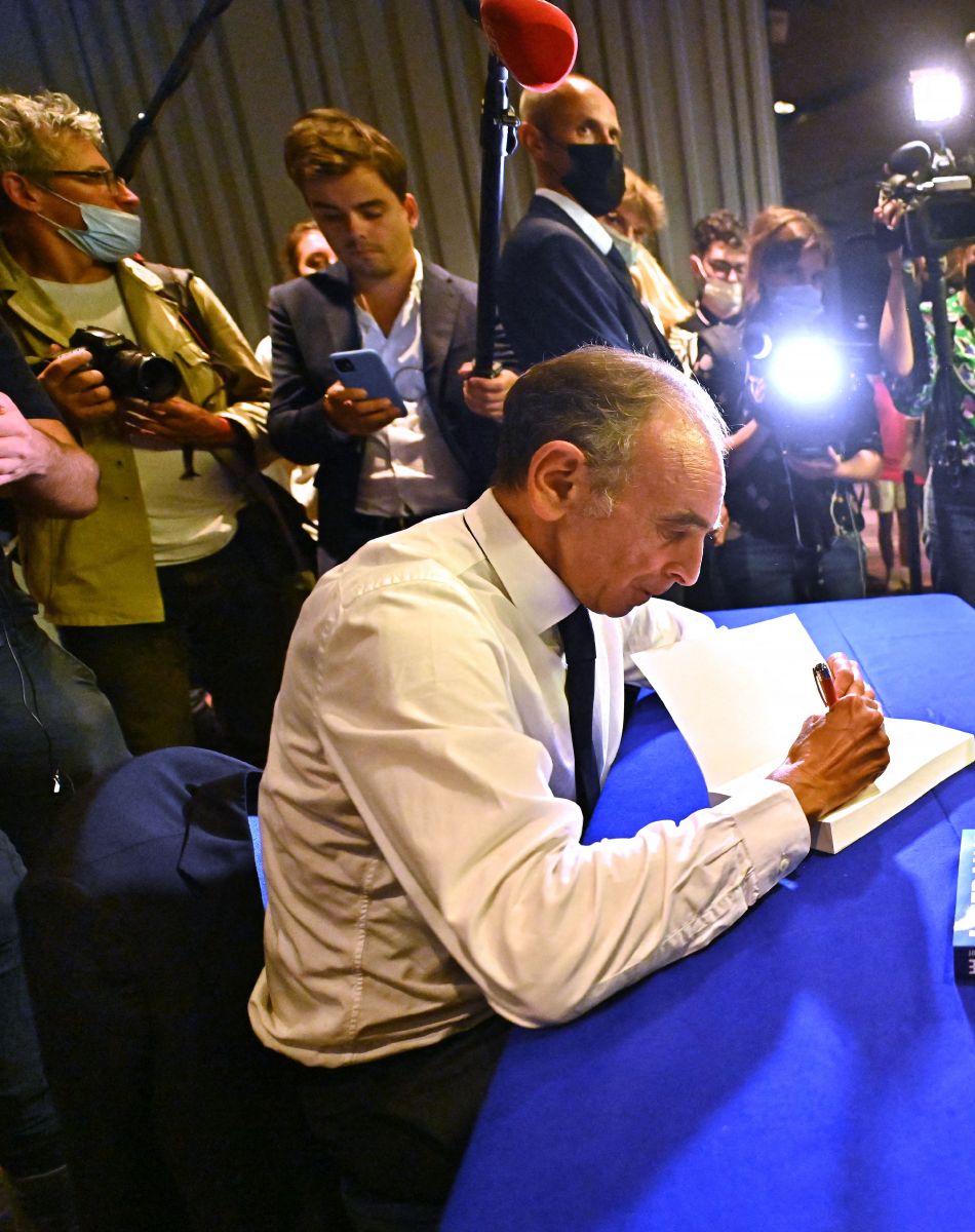 Eric Zemmour est à Nice, le 18 septembre 2021, pour présenter son nouveau livre : La France n'a pas dit son dernier mot. Au Palais des Congrès Acropolis de Nice, mille deux cents lecteurs sont venus écouter puis échanger avec le polémiste Eric Zemmour.