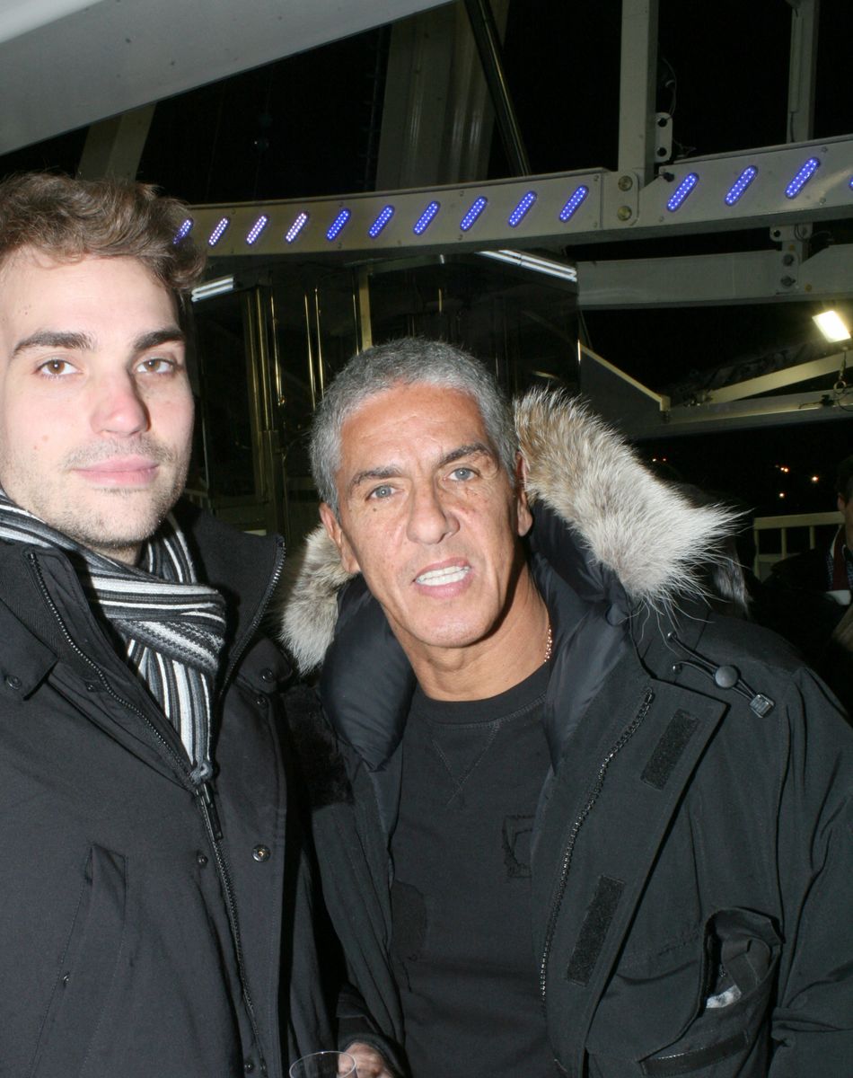 Valentin Livi (fils d'Yves Montand) et Samy Naceri - Hommage à Yves Montand ''25 ans déjà'' à la Grande Roue place de la Concorde à Paris, le 11 novembre 2016. © JLPPA/Bestimage