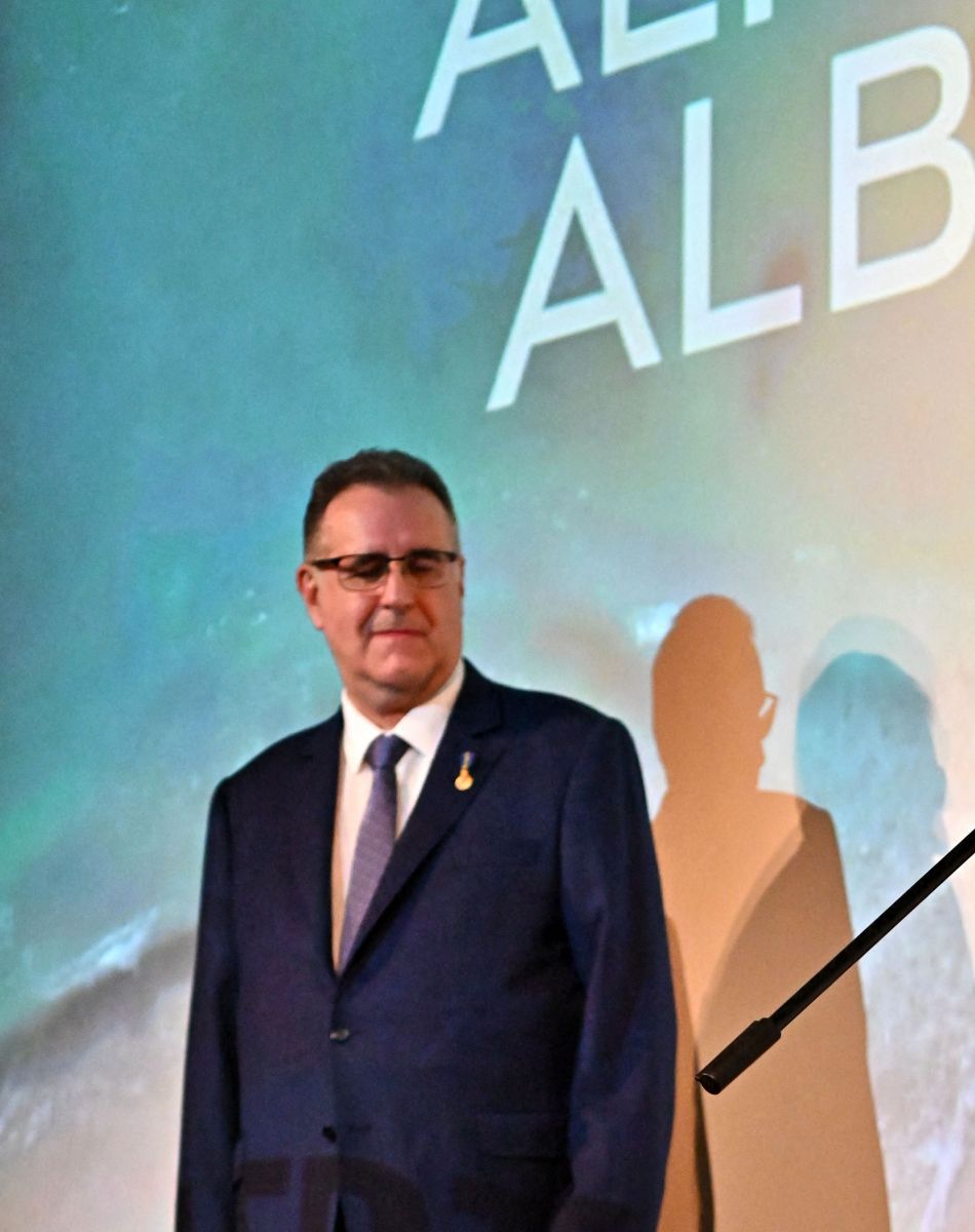 Bernard Bories, le président du Cinéma des Antipodes, et le prince Albert II de Monaco durant la soirée d'ouverture des 23èmes Rencontres internationales du cinéma des antipodes à Saint Tropez, le 13 octobre 2021 © Bruno Bebert / Bestimage