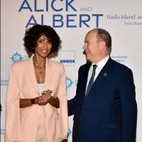 Sonia Rolland élégante et enjouée face au prince Albert de Monaco à Saint-Tropez