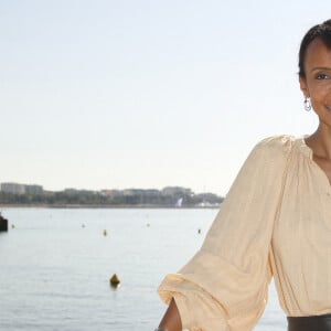 Sonia Rolland de la série TROPIQUES CRIMINELS - Photocalls sur le ponton de l'hôtel Barrière Le Majestic lors de la 4ème édition de Canneseries au Palais des Festivals à Cannes. Le 13 octobre 2021 © Christophe Aubert via Bestimage