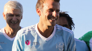 Emmanuel Macron footballeur : un but marqué devant son épouse Brigitte