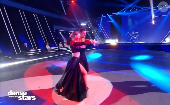 Aurélie Pons et Adrien Caby lors du prime de "Danse avec les stars 2021" du 15 octobre, sur TF1