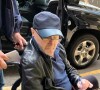 Exclusif - Phil Collins arrive à l'Infinite Energy Center, à Atlanta, en fauteuil roulant. Le 1er octobre 2019.